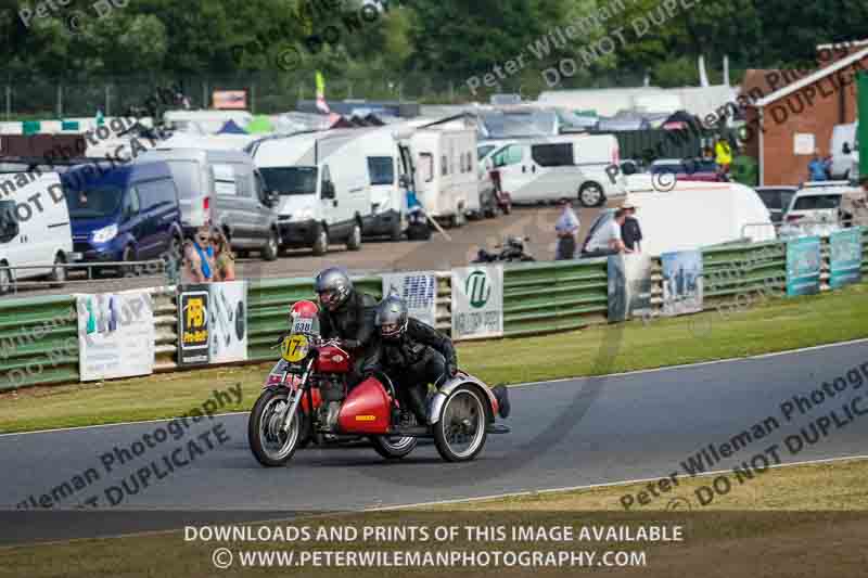 Vintage motorcycle club;eventdigitalimages;mallory park;mallory park trackday photographs;no limits trackdays;peter wileman photography;trackday digital images;trackday photos;vmcc festival 1000 bikes photographs